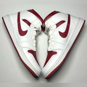 Women's Jordan 1 Mid Reverse Chicago Sz 7.5 (*NO ORIGINAL SHOE BOX INCLUDED)